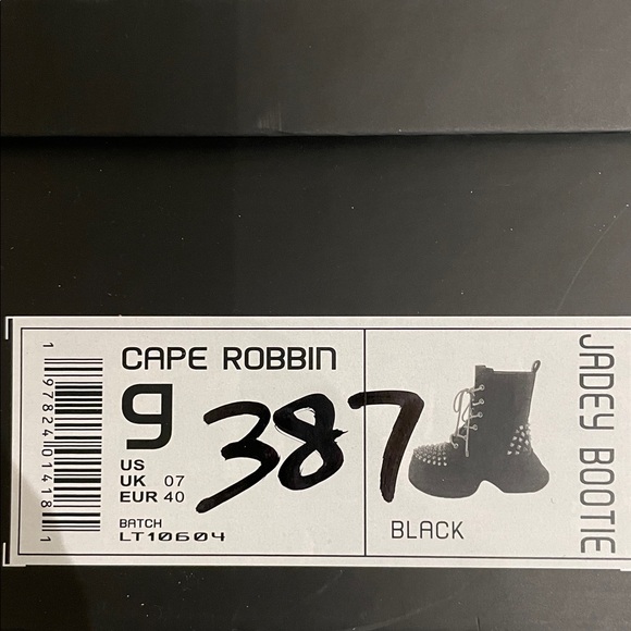 •CAPE ROBBIN• “Jadey” Spike Studs Rhinestone Chunky Lug Boots - Black // NIB - Picture 15 of 16